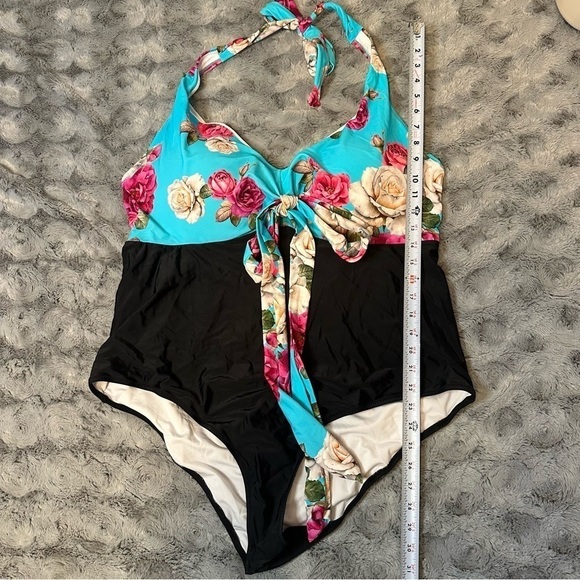 New NWT Cupshe Pink Blue Floral and Black Halter One Piece Swimsuit Women's 3X - Picture 12 of 12